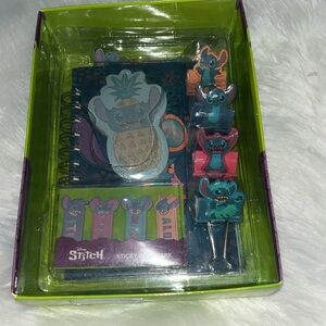 🆕 Disney Lilo and Stitch Stationary Bundle
Stitch Notebook Sticky Notes Clips